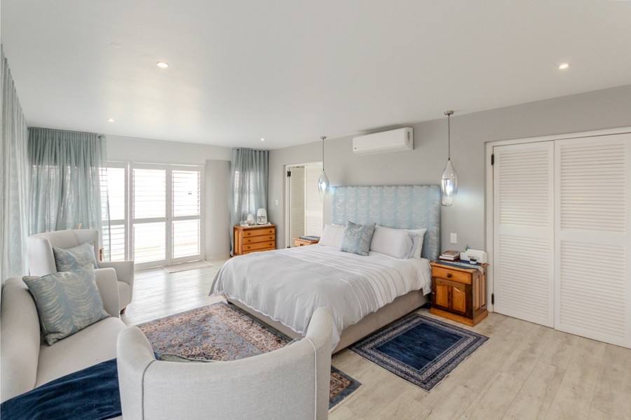 4 Bedroom Property for Sale in Paradise Beach Western Cape